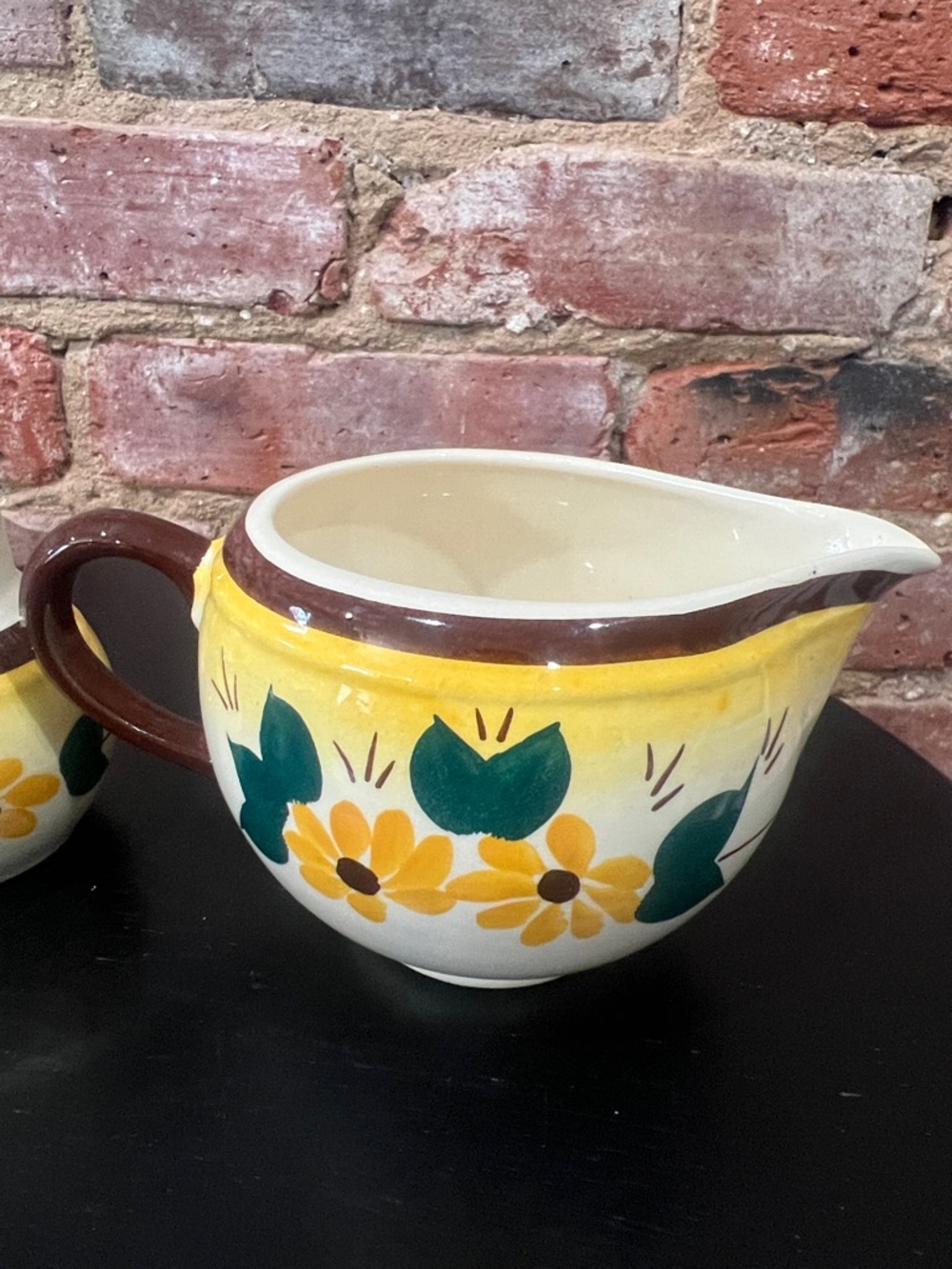 Vintage Vernonware 1950s Brown Eyed Susan‎ Ceramic Creamer and Salt & Pepper Set - Picture 5 of 7